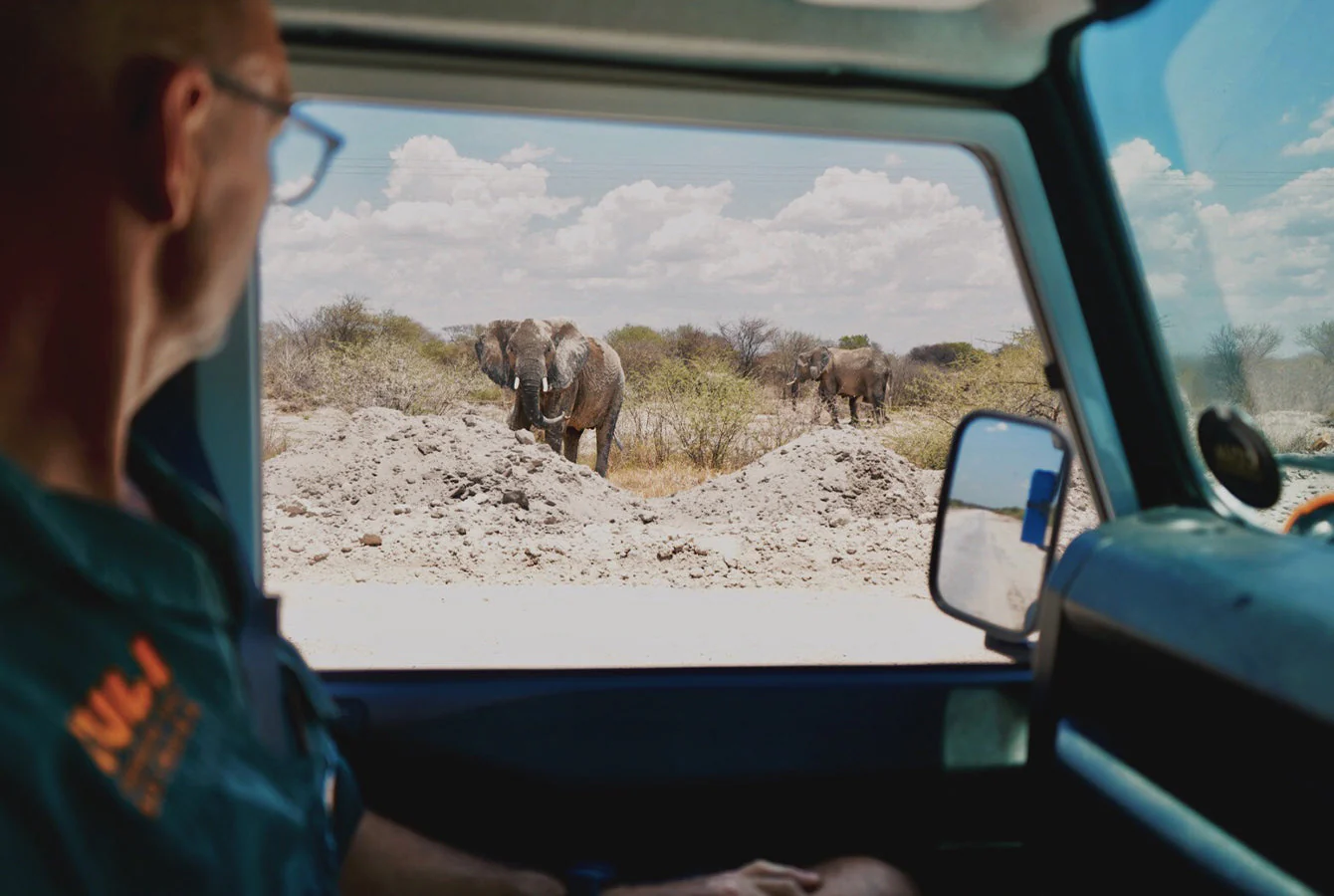 Een Defender, toewijding en een missie: Anton Poplett’s humanitaire overlandreis